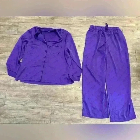 Victorias Secret Purple 2 Piece PJ Set Size Medium - Picture 1 of 16